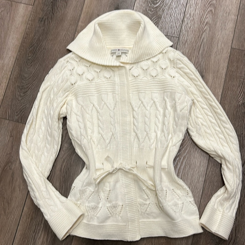 Tommy Hilfiger cable knit crème colored cardigan